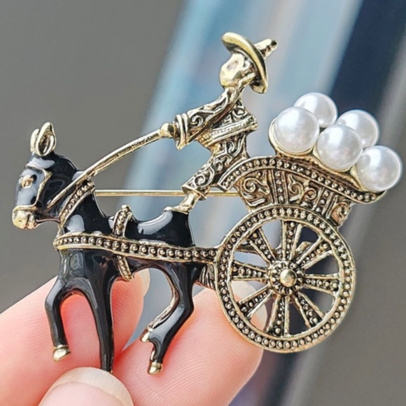 Donkey Cart Brooch Donkey Cart with Man Brooch Pin - Picture 6 of 6